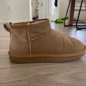 Cushionaire Ugg ultra mini dupes.